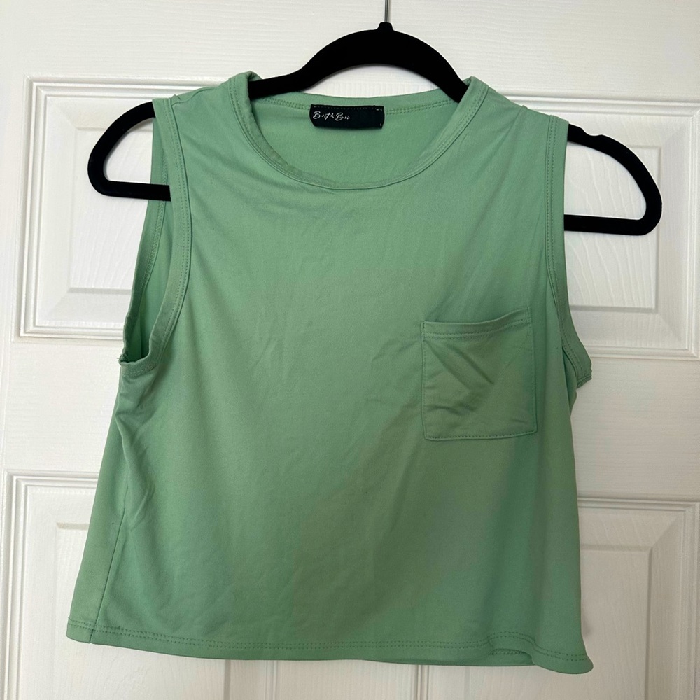 Cute crop tee 10$